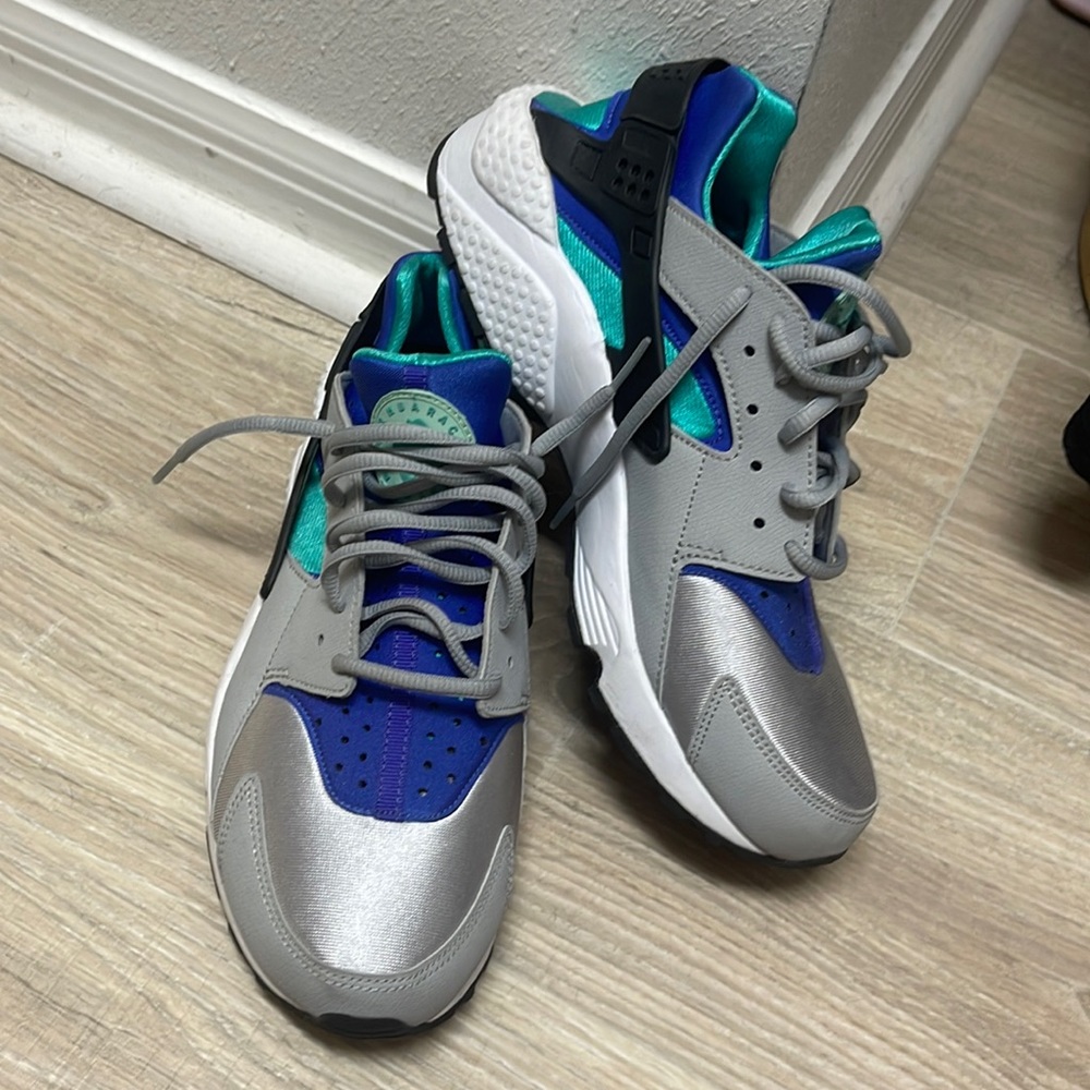 Nike Huarache sneakers womens 10